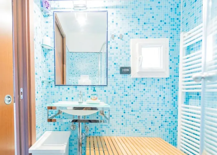 Casa Tipica Ligure Lungomare In Pieno Centro Lägenhet