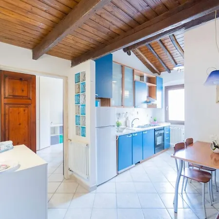 Apartment Casa Tipica Ligure Lungomare In Pieno Centro
