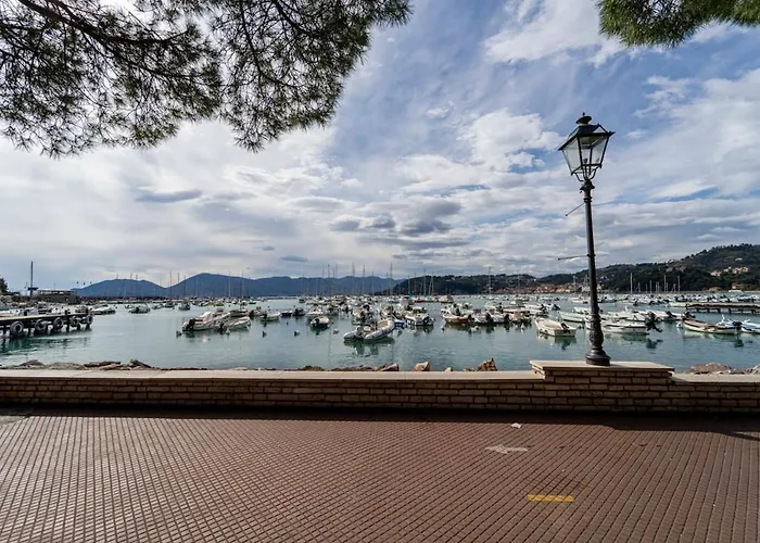 Casa Tipica Ligure Lungomare In Pieno Centro Apartamento Lerici